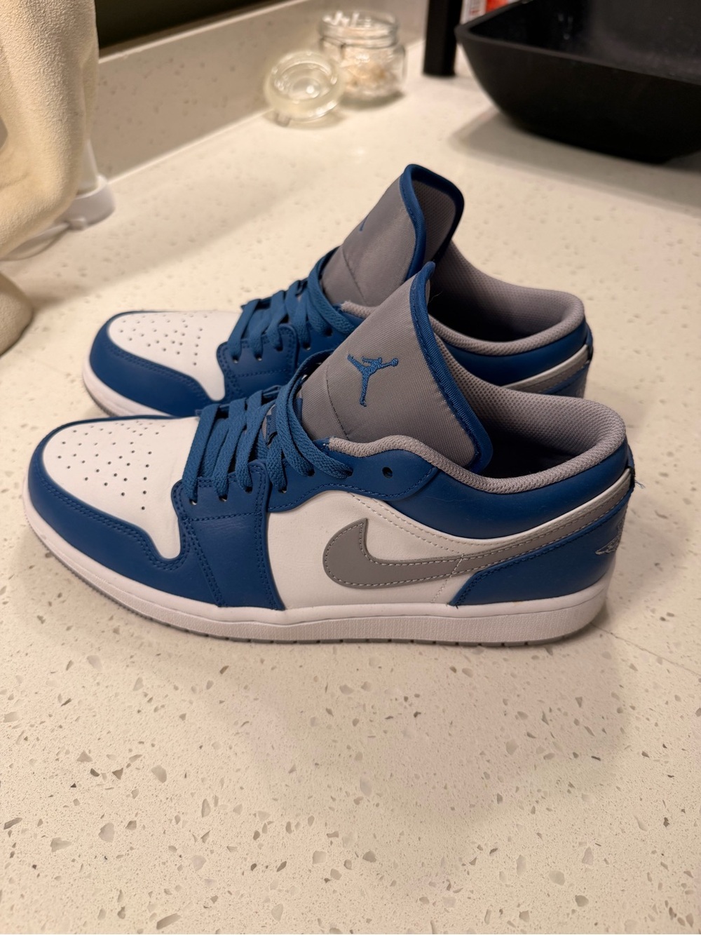 Jordan Low Top Sneakers - Blue/White/Gray